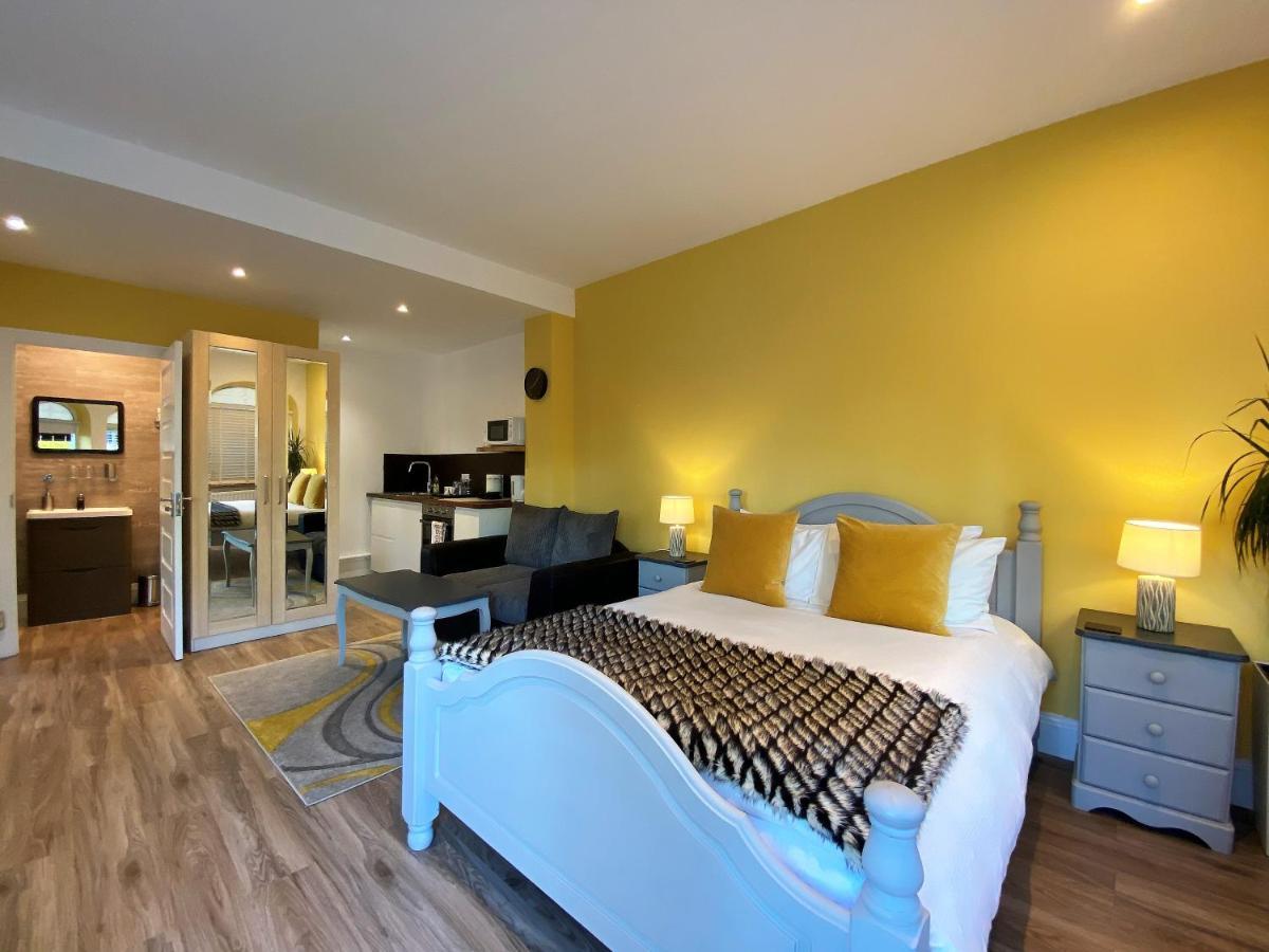 Готель Harlestone Retreat (Adults Only) Нортгемптон Екстер'єр фото